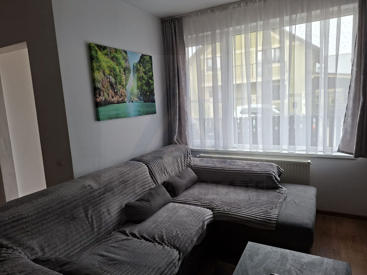 Casa moderna 4 camere 2 bai curte si parcare privata in Arhitectilor - Poză 1