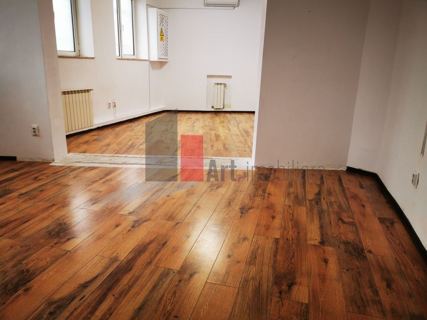 Pretabil pentru cabinete  medicale,  notariat , sediu firma - Poză 2