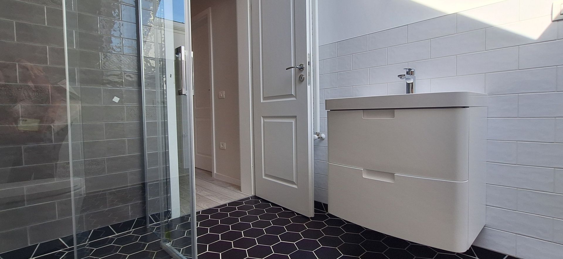 Apartament cu 2 camere si loc de parcare - Poză 12