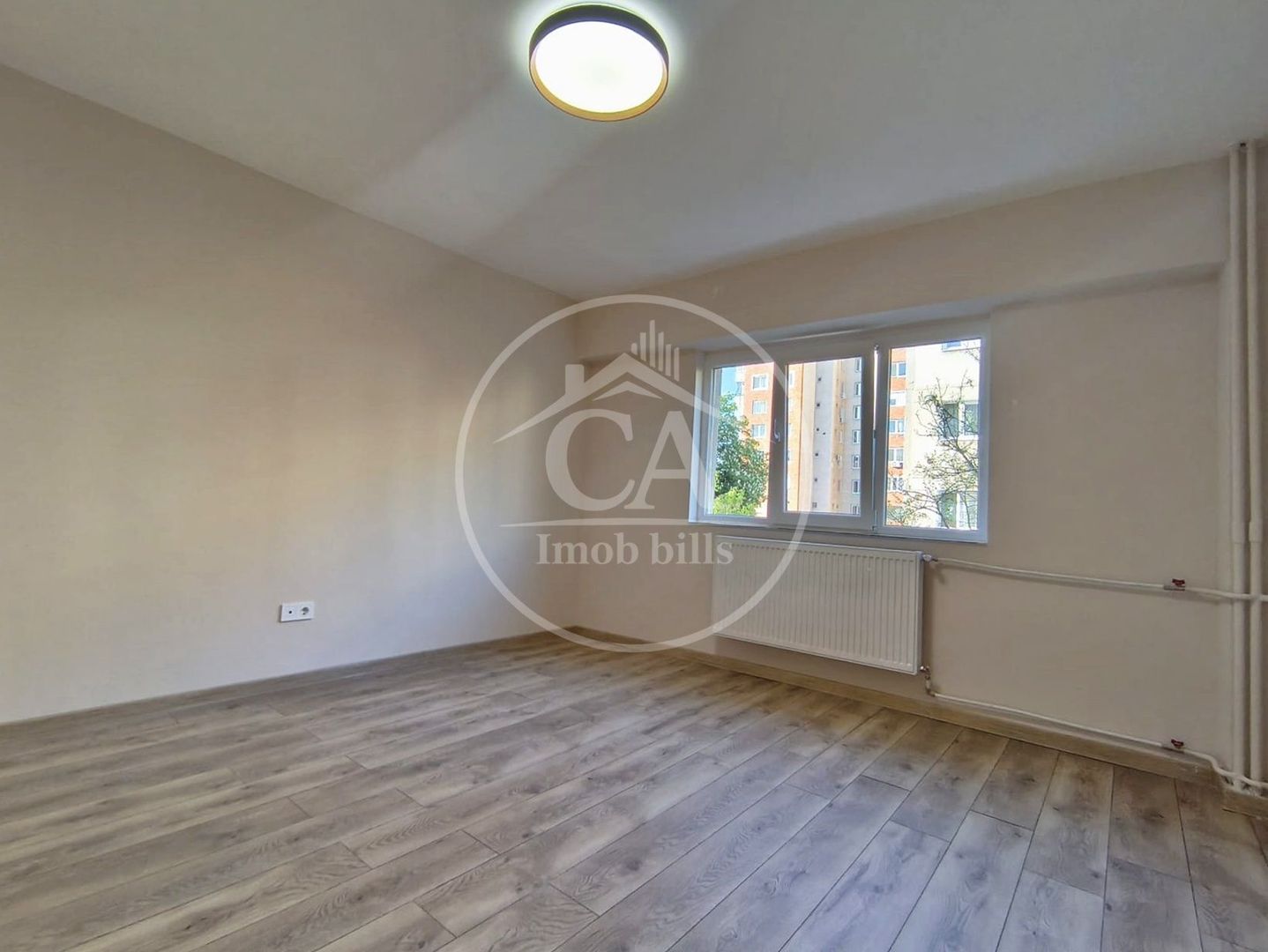 Apartament de vânzare cu 1 camere în zona Rogerius, Oradea - Poză 2