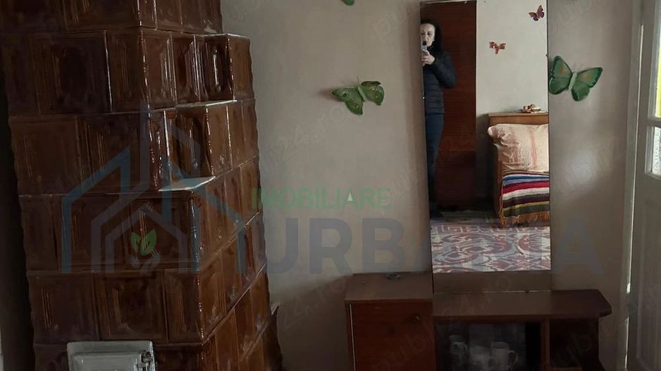 Casă de locuit cu 4 camere de vânzare în centrul satului, comuna Bivolari - Poză 3
