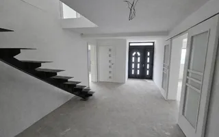 Vila Tătărani - 280 mp utili - 500 mp Teren - 8 Camere + 4 Băi - Poză 30