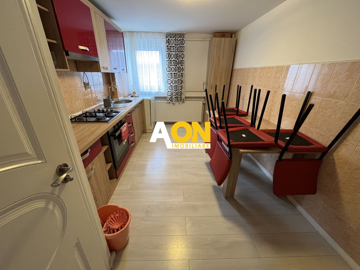 Apartament cu 3 camere de inchiriat, 100mp utili, garaj, priveliste - Poză 7