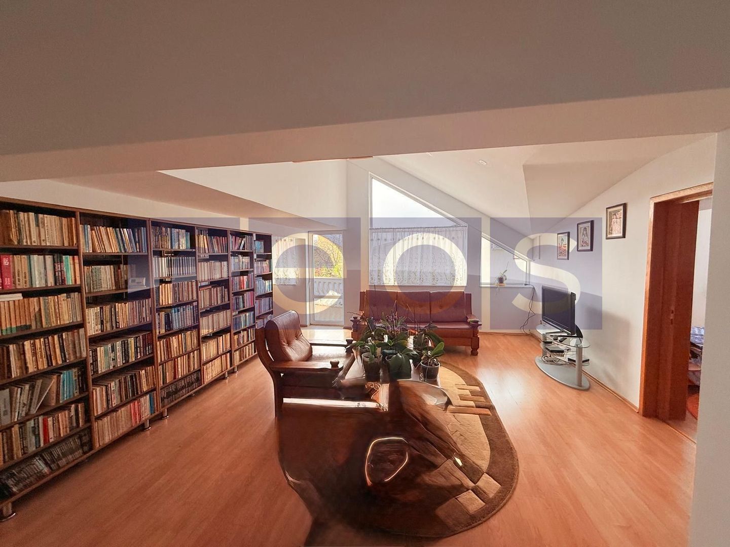 VANZARE VILA LA CHEIE | 280 MP | 1080 MP TEREN | 7 CAMERE | FUNDENI | - Poză 8