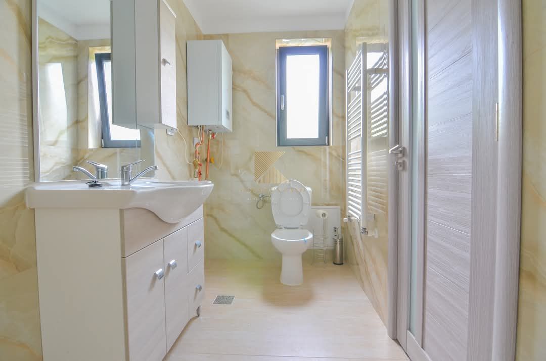 Casa noua tip duplex, 2 dormitoare cu 2 bai, curte, Sacele, PETFRIENDL - Poză 20