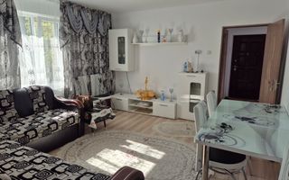 Inchiriez apartament 2 camere semi, pe Pietonala, et 1, 40mp, mobilat - Poză 3