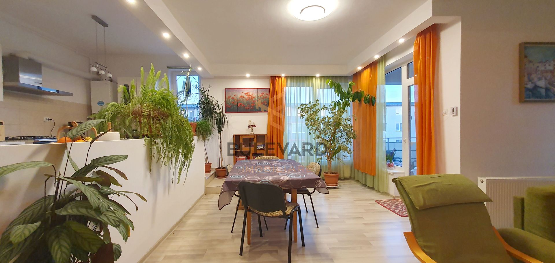 Apartament deosebit cu 4 camere/117 mp/zona strazii Eroilor! - Poză 1