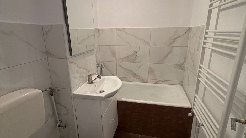 Garsonieră decomandată zona lenin 30 MP str sporturilor - Poză 8