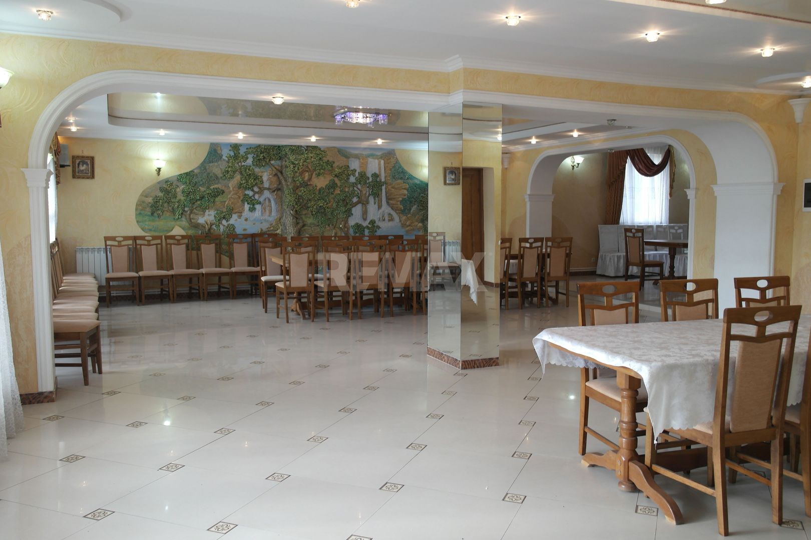 Restaurant pe prima linie Centru Mereni - Poză 17