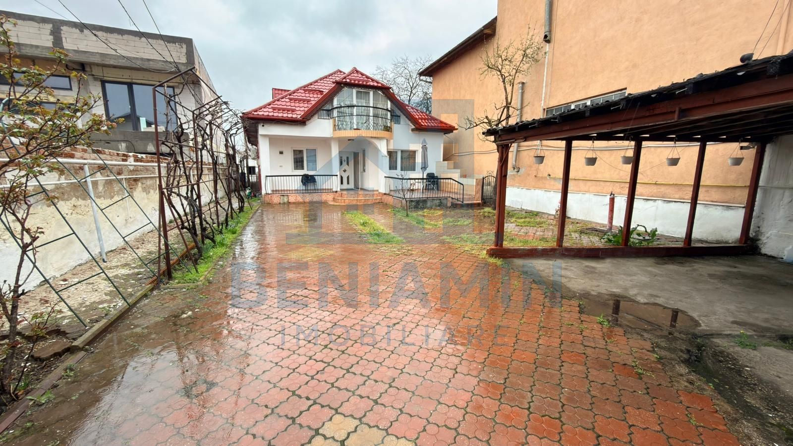 Vila-in-zona-Parcului-Nicolae-Romanescu-curte-mare-doua-constructii - Poză 1