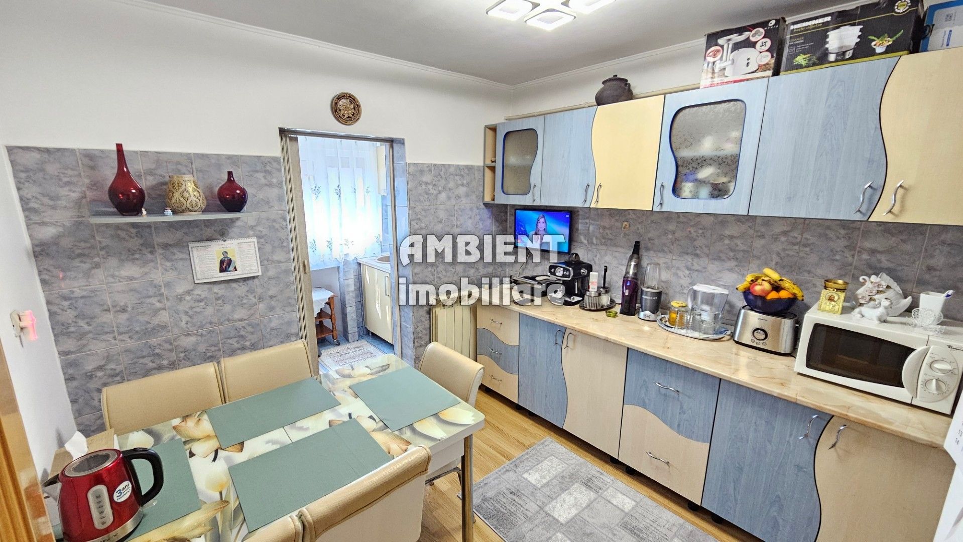 Apartament cu 2 camere, etaj 4, mobilat, zona CARTIER; - Poză 2