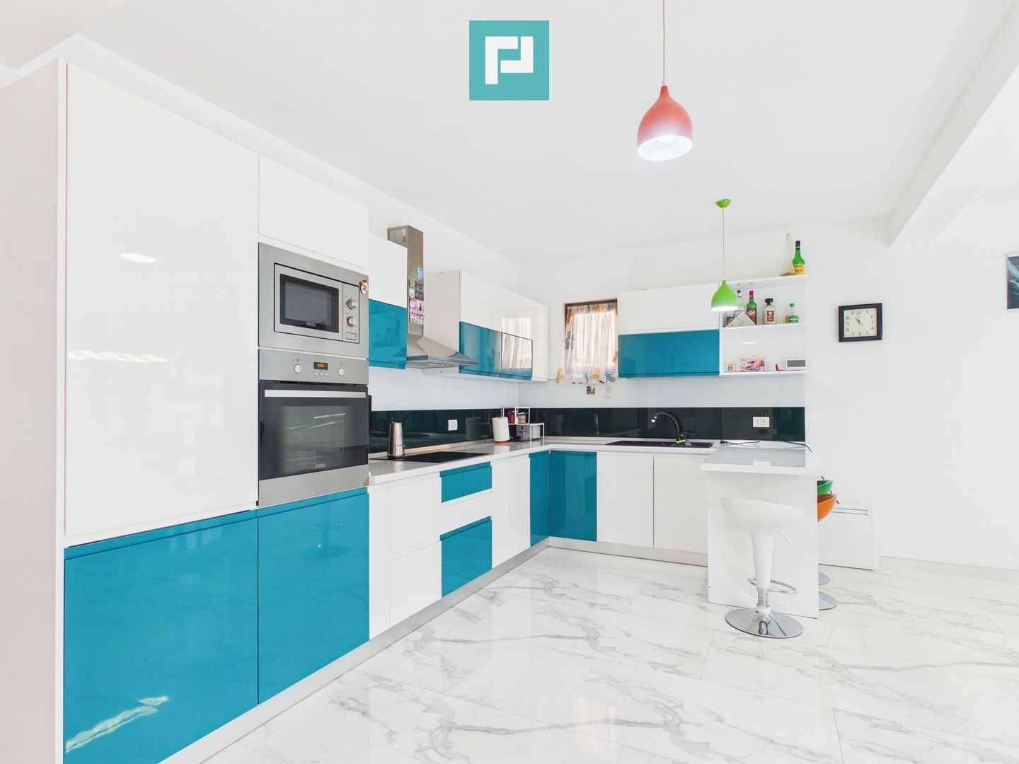 Vilă cu 4 camere in Livada - Poză 4