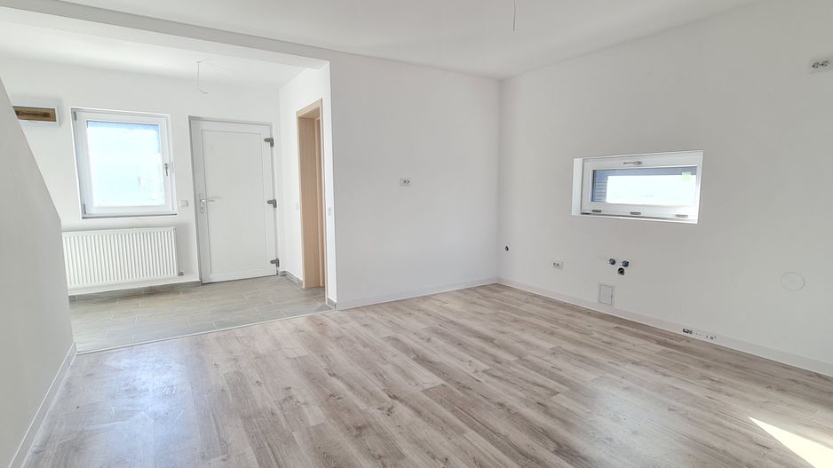 Casa finalizata intabulata in Cartier Izvor Tarlungeni Brasov - Poză 2