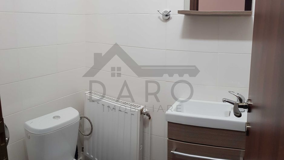 Închiriez apartament 4 camere zona rezidențială - Poză 8