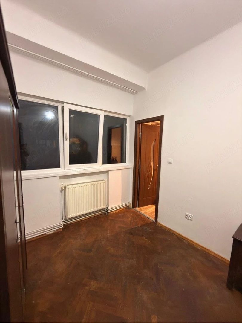 Închiriez garsoniră ultracentrală, Unirii, centrală proprie - Poză 5