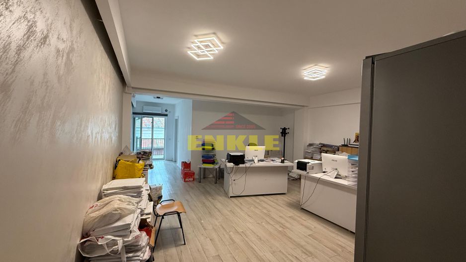 De închiriat spațiu pentru birouri – bloc nou, zona centrală - Poză 1