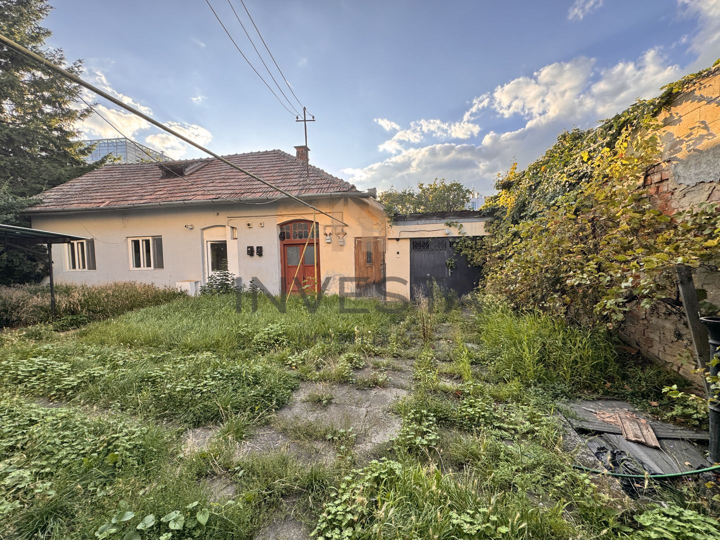 Casa cu teren liber de 200 mp in zona strazii Brasov! - Poză 1