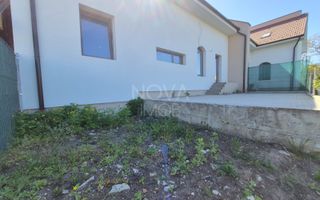 Casa generoasa cu 7 camere, 3 bai, dressing si parcare – Sura Mica - Poză 4