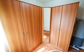 Oaza de liniste in Bariera Valcii – casa P+1 cu terasa, curte si acces securizat - Poză 32