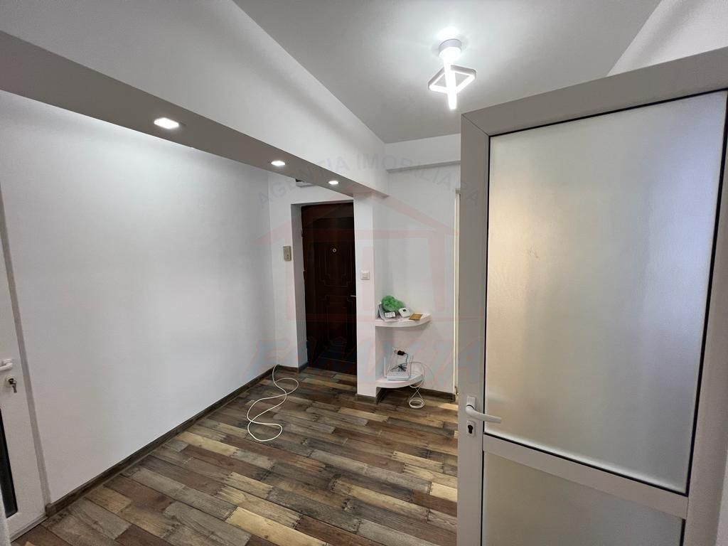 Inchiriem apartament cu 3 camere in centrul orasului, pret 500 euro - Poză 9
