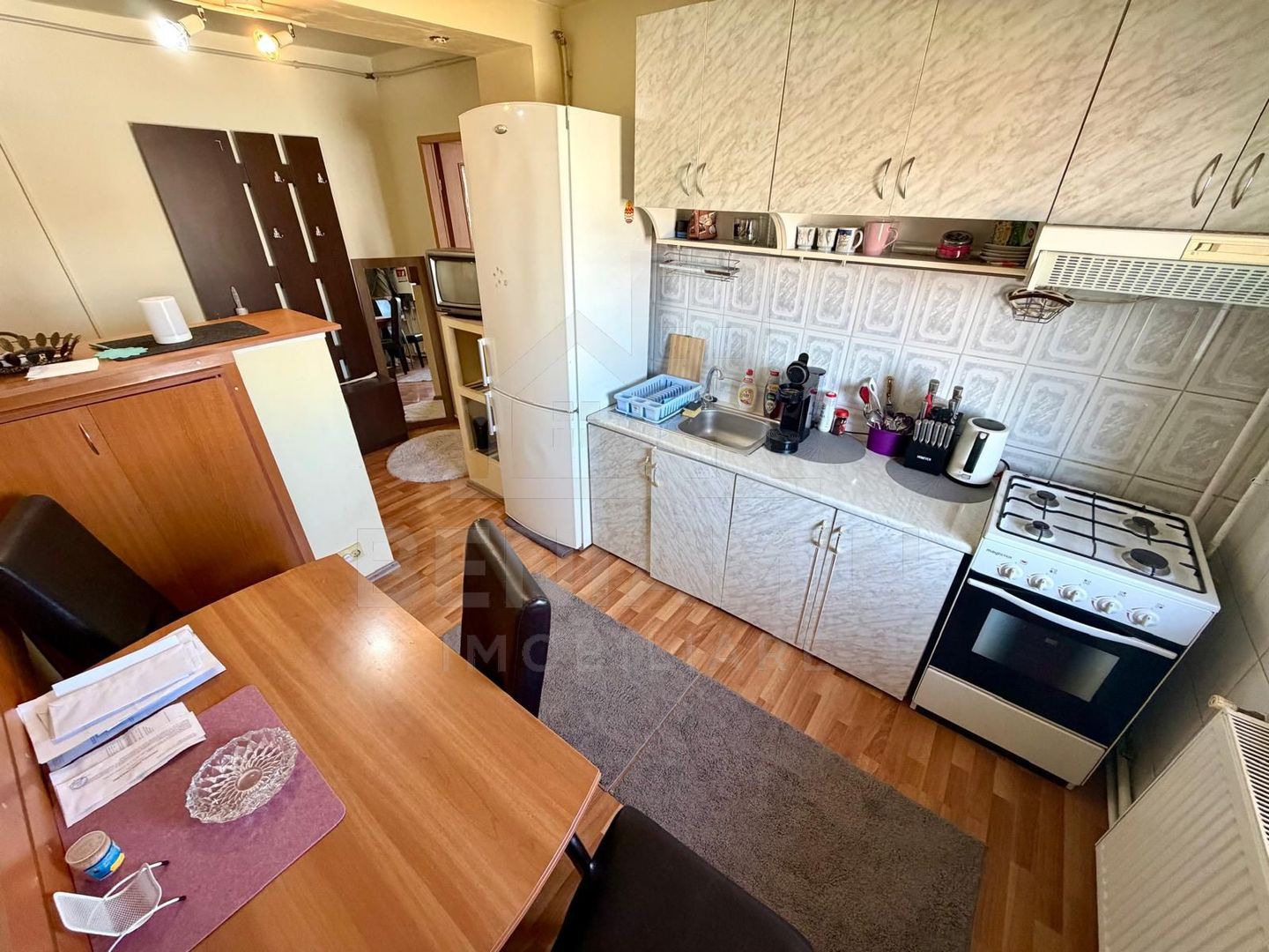 Apartament doua camere - centrala termica - Kaufland Craiovita etaj 3 - Poză 5