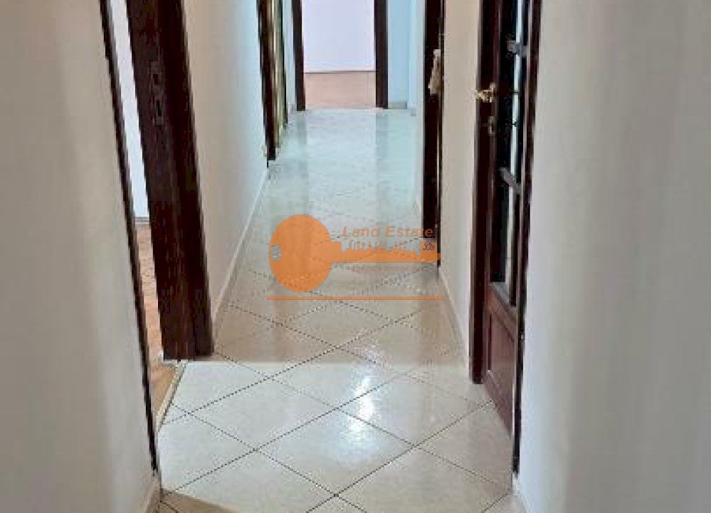 3 camere Decebal- Piata Alba Iulia - Poză 3