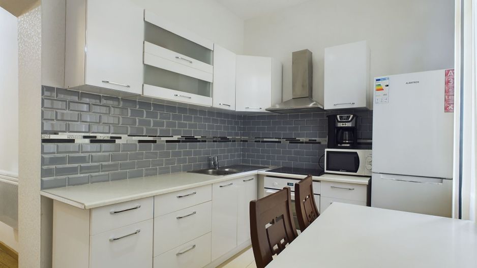 Casă cu 4 camere, renovată, în zona Gării de Nord - Poză 1