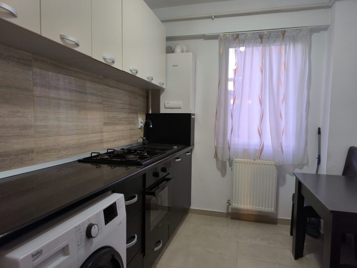 Apartament de inchiriat cu 3 camere si garaj strada Oasului 90 - Poză 1