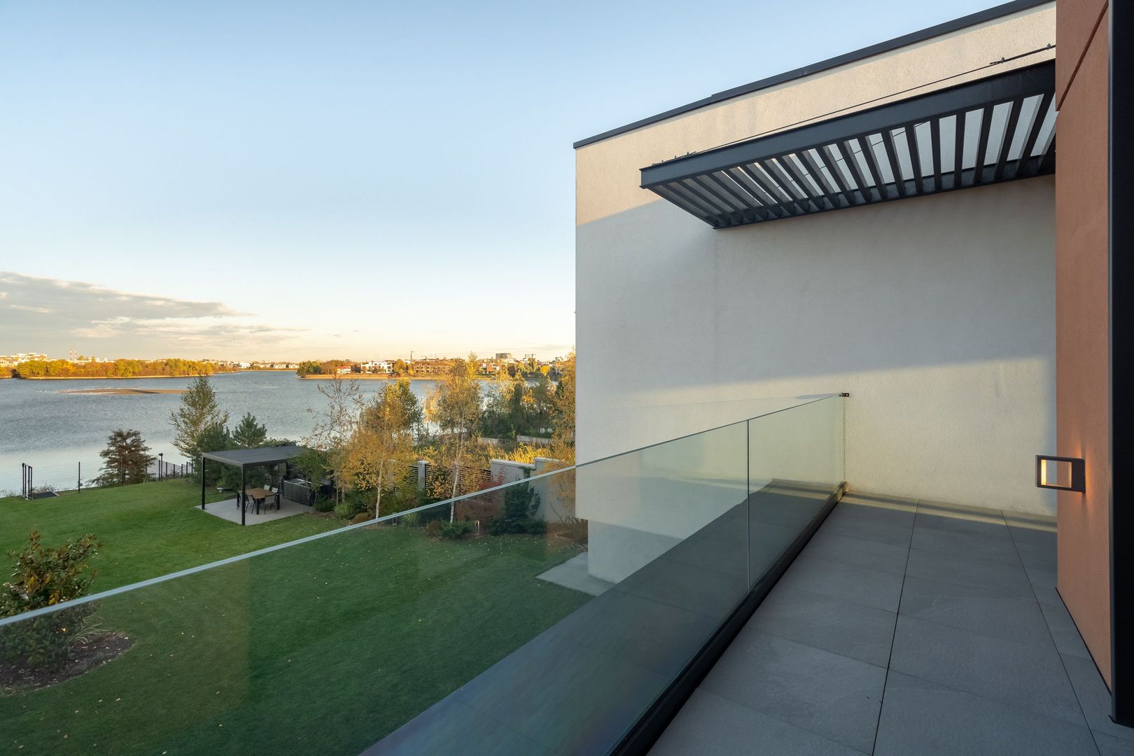 Smart-Home nZEB spectaculoasa Bucuresti Sector 1 cu deschidere lac -teren 2000mp - Poză 43