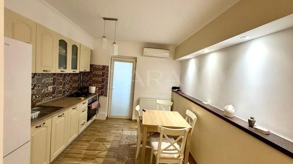 | 2 camere | decomandat | ZONA BIG | - Poză 2