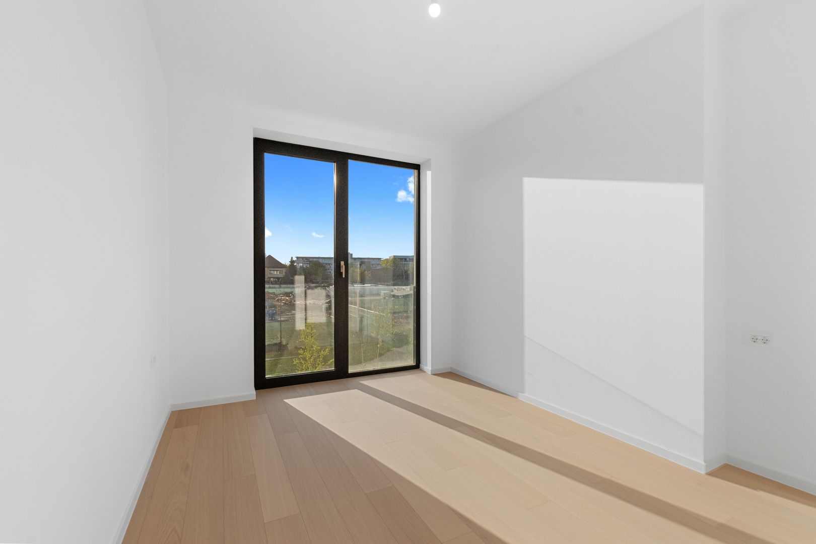 Apartament 4 camere - 112 mp - comision zero - 249000 Euro+tva - Poză 6