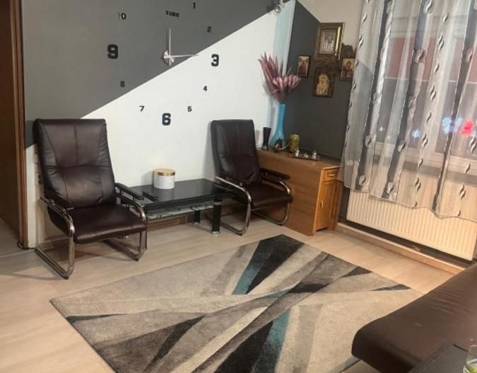 Apartament spatios cu trei camere, Brancoveanu, 80.000€ negociabil - Poză 1