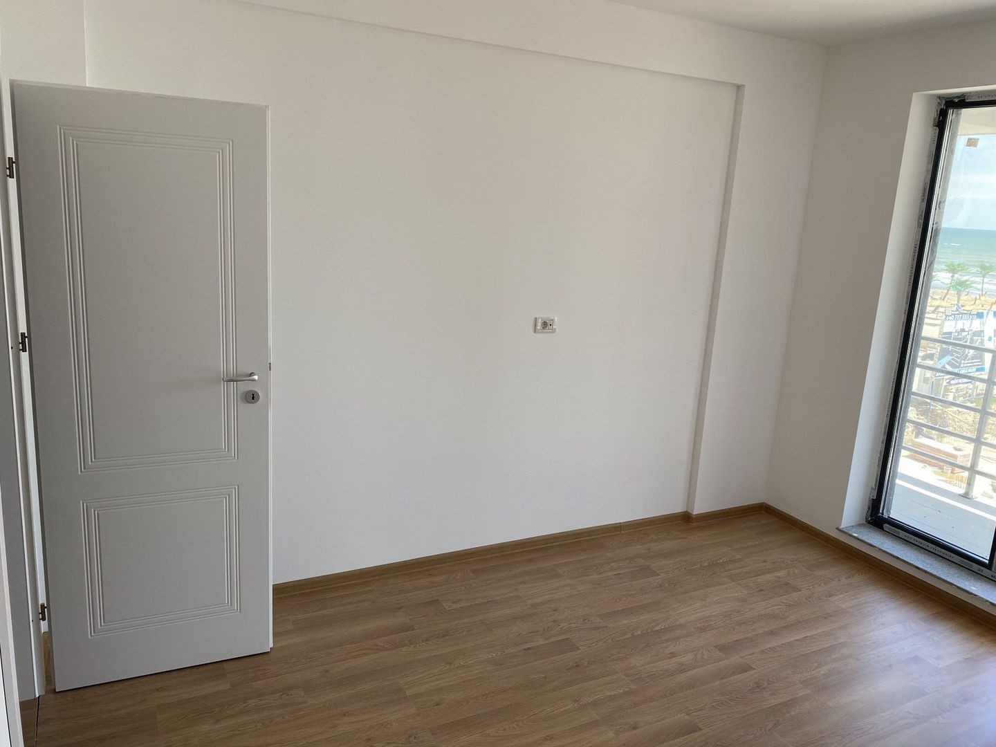 Ag. Eu. vinde Ap. 2 Cam 63 mp Et. 1  Constanta-Mamaia Nord - Poză 4