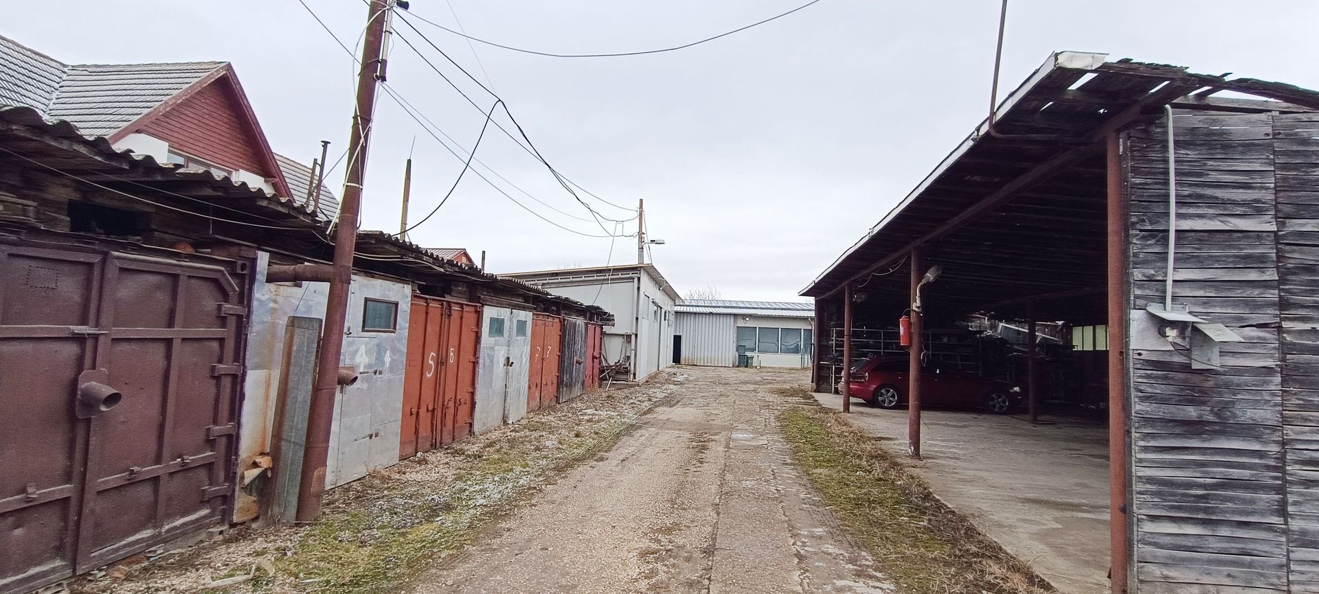 Hala si teren  in Stupini Basov - Poză 4