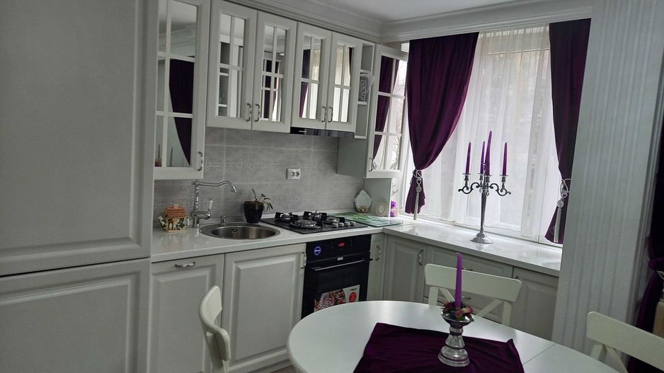 De vânzare un apartament de lux, situat în zona Tudor - Poză 2