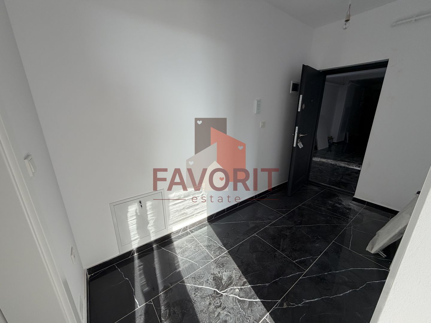 Spatios. Bucatarie inchisa de 10 mp. Disponibil imediat - Poză 9