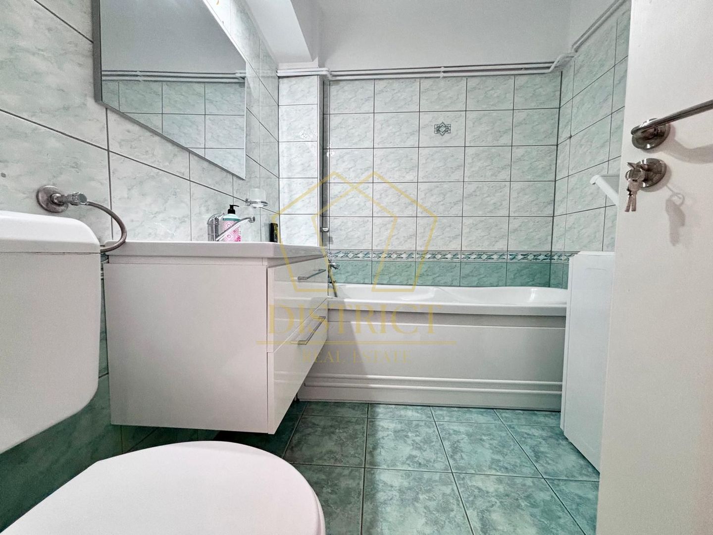 Apartament spatios cu 4 camere si terasa | Modern - Poză 13