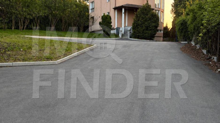 Vila  in Andrei Muresanu 600 mp  ,12 locuri de parcare - Poză 1