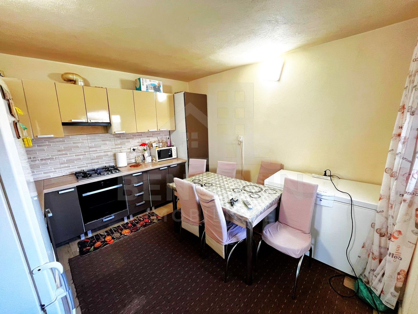 Casa P+1-Toate Utilitatile-3 Dormitoare-2 Bai-680mp Teren-Mobilata - Poză 4