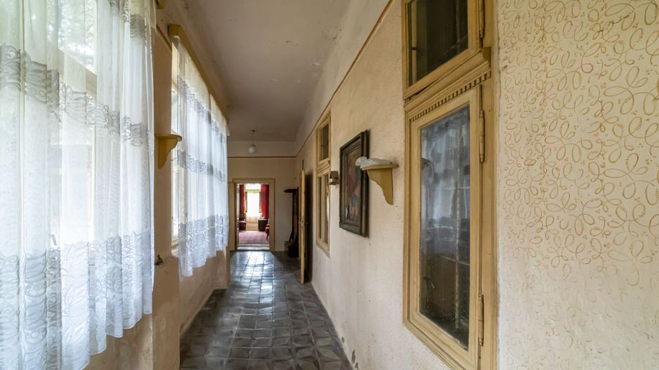 Casă în zona centrală Pâncota - Poză 4