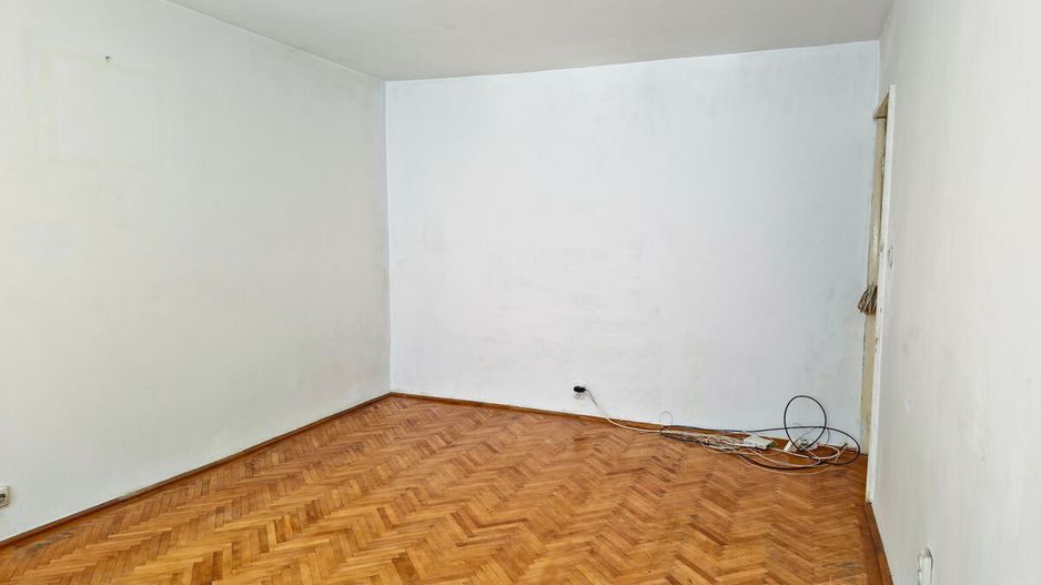 Soarelui - Scoala 30 - 3 Camere, Decomandat, 2 Bai, Etaj 2, Centrala - Poză 4