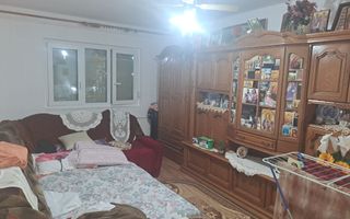 Apartament 2 camere Aradului etaj 4 decomandat - Poză 1