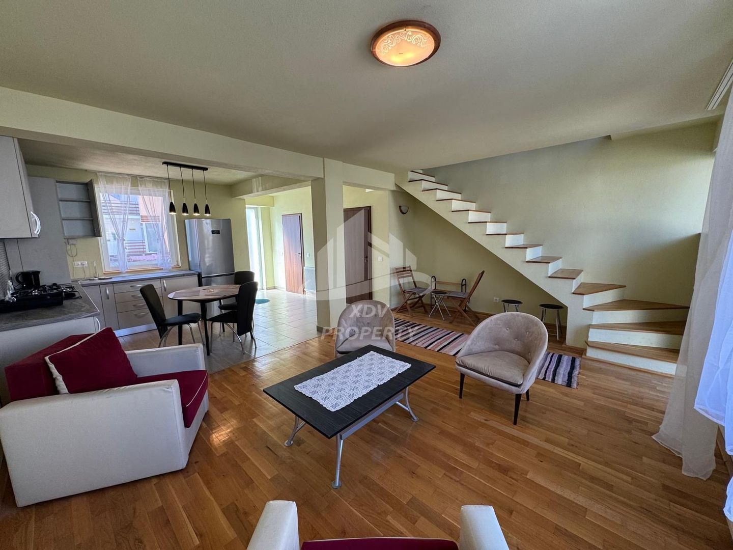 Casa tip duplex , prima inchiriere , 4 camere, 2 bai - Poză 2