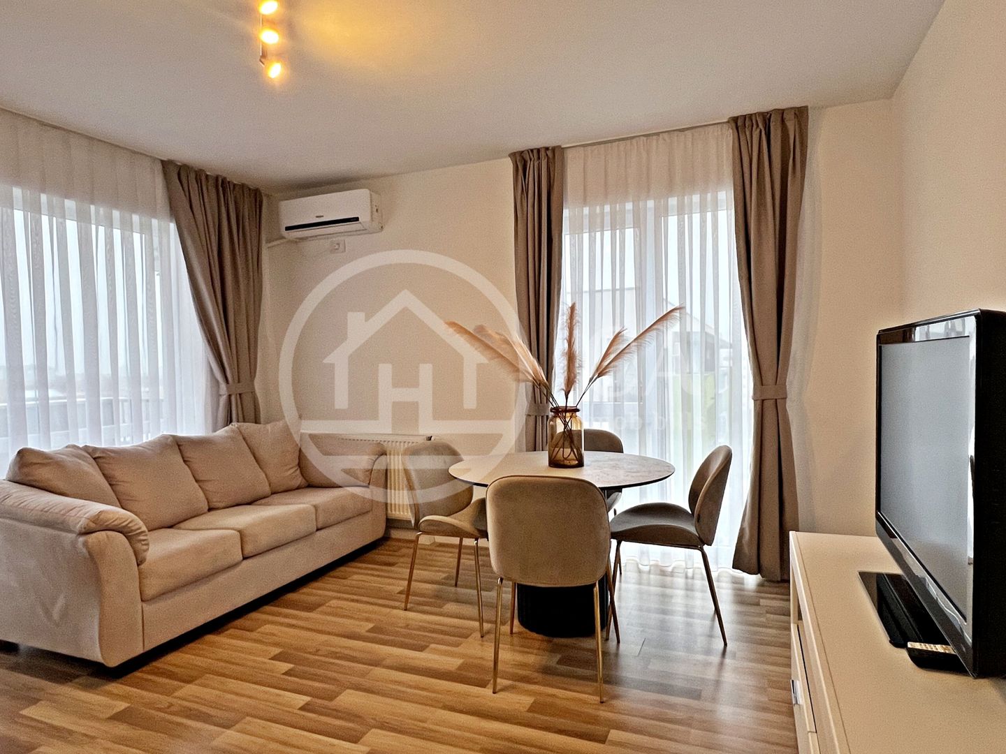 Apartament de inchiriat cu 3 camere in Prima Nufarul, Oradea - Poză 1