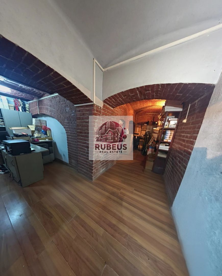 O Locație cu Istorie și Eleganță – În Centru, Pentru Afaceri Distincte - Poză 11