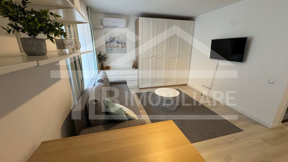 Apartament cu o camerea, 37mp, garaj , Zona Crinului Residence - Poză 2