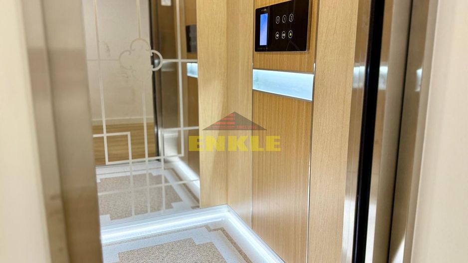 Apartament de lux, 5 minute de Botoșani, 109 mp utili+terasă si curte - Poză 3