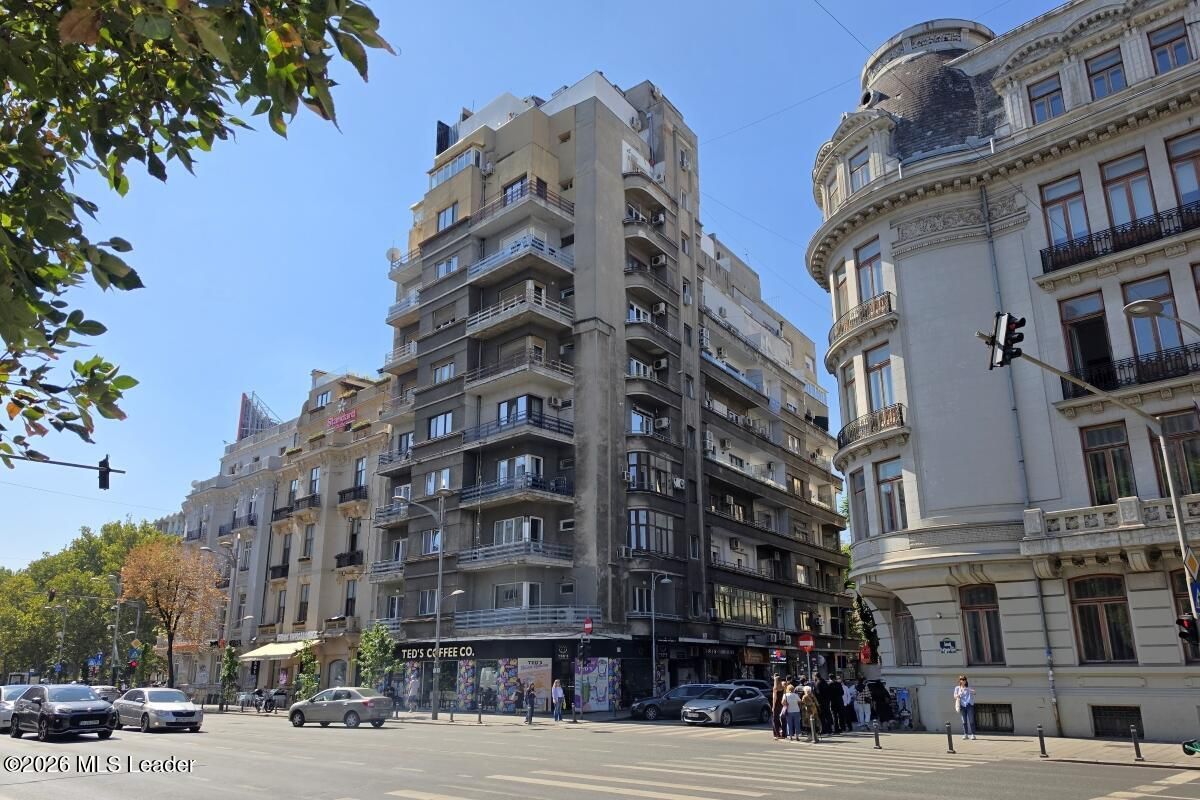 Piata Romana, 4 camere 138 MP total, Etaj 2/9, renovat - utilat, liber - Poză 2
