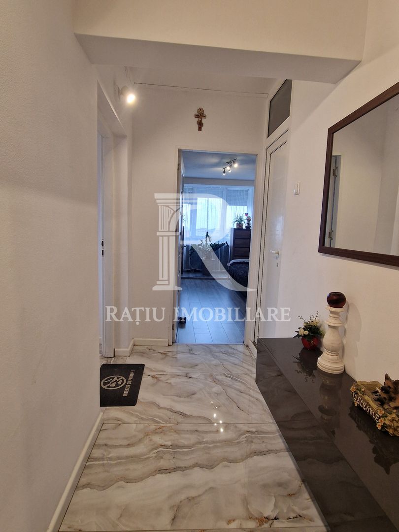 Apartament cu 3 camere | Ascensor | Rogerius | Oradea - Poză 14