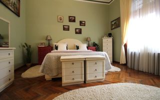 Piata Libertatii, 3 camere, centrala proprie. - Poză 1